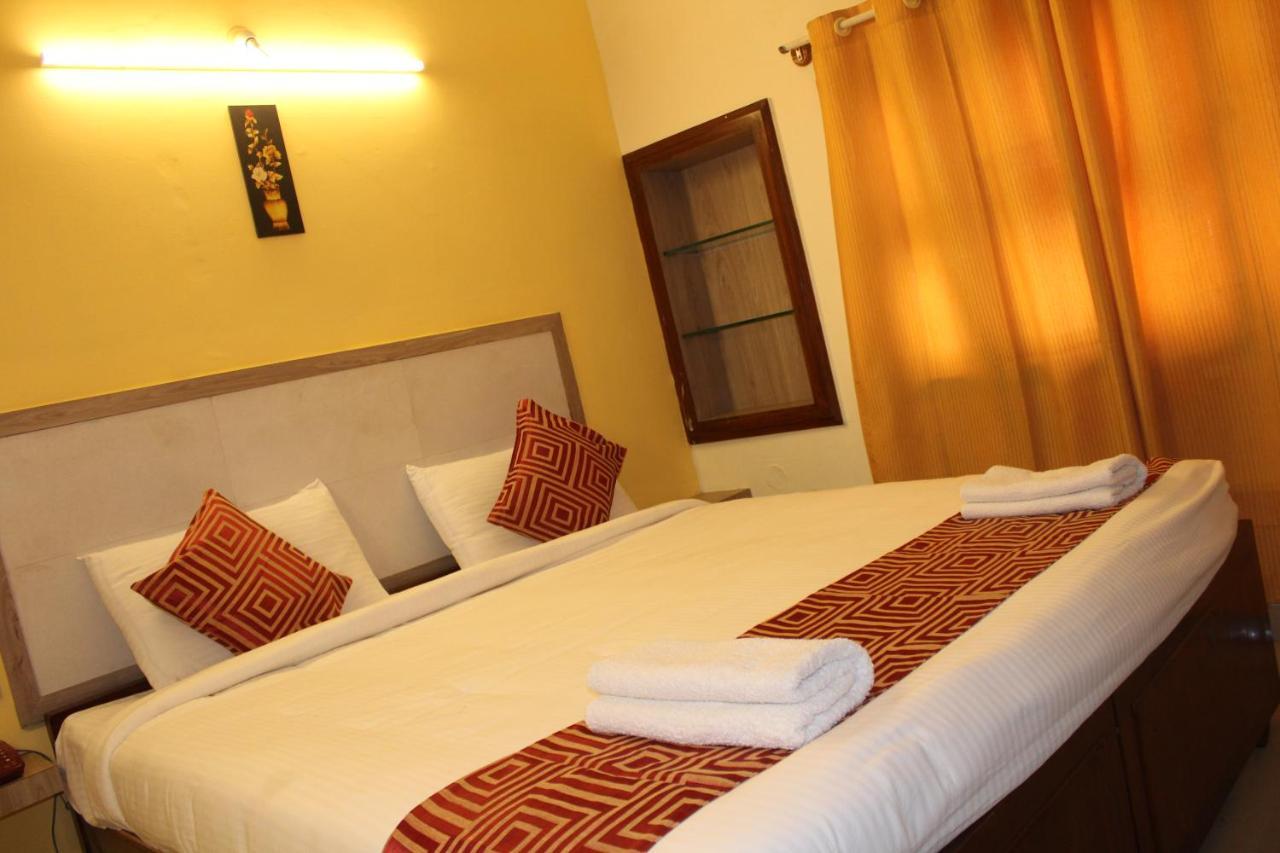 Kaveri Hotel Bed & Breakfast マイソール エクステリア 写真