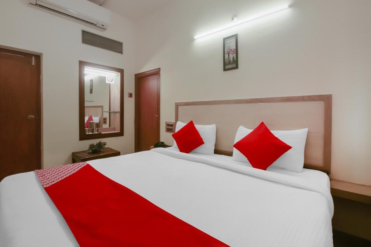 Kaveri Hotel Bed & Breakfast マイソール エクステリア 写真