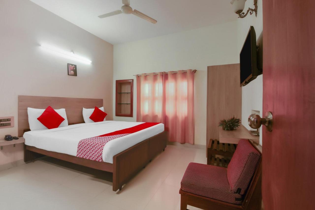 Kaveri Hotel Bed & Breakfast マイソール エクステリア 写真
