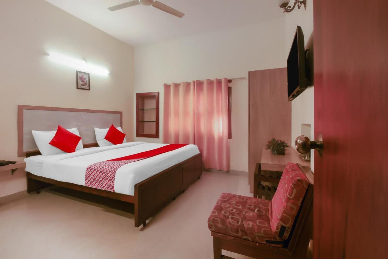 Kaveri Hotel Bed & Breakfast マイソール エクステリア 写真