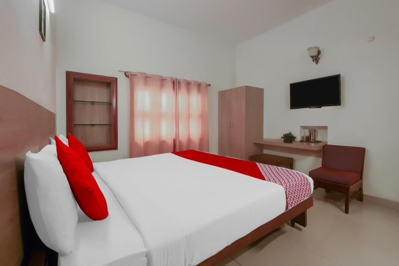 Kaveri Hotel Bed & Breakfast マイソール エクステリア 写真
