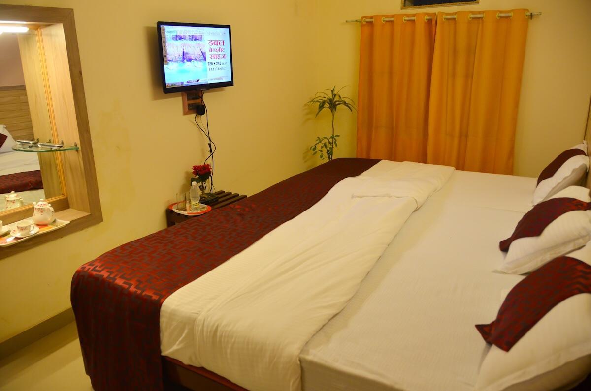 Kaveri Hotel Bed & Breakfast マイソール エクステリア 写真