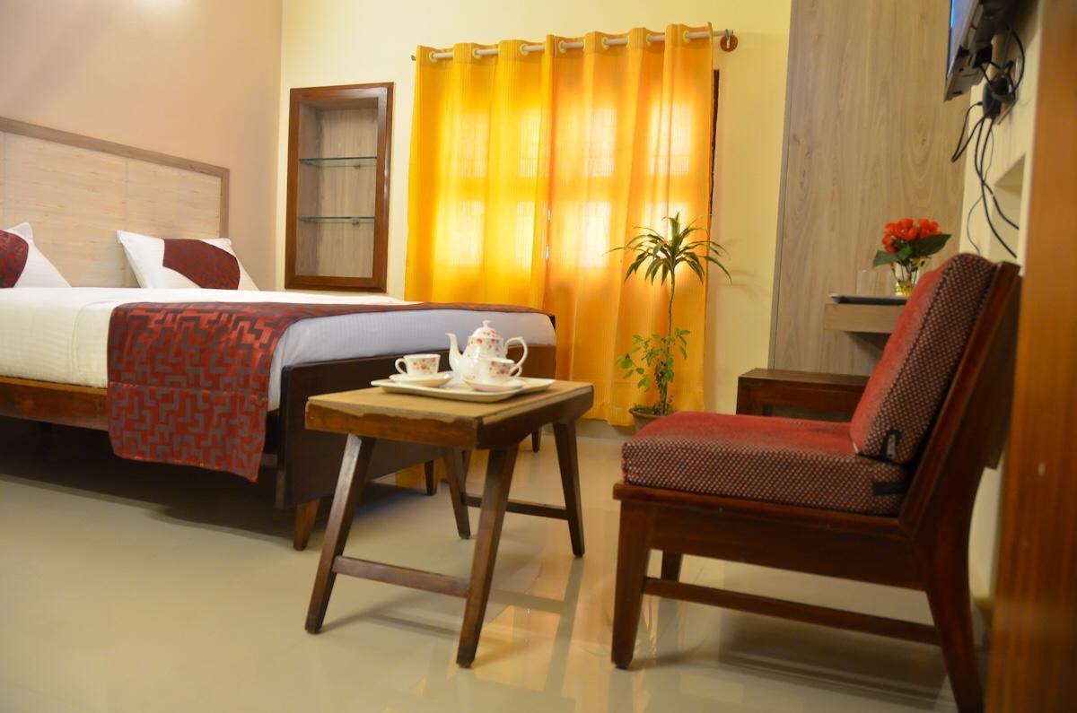 Kaveri Hotel Bed & Breakfast マイソール エクステリア 写真