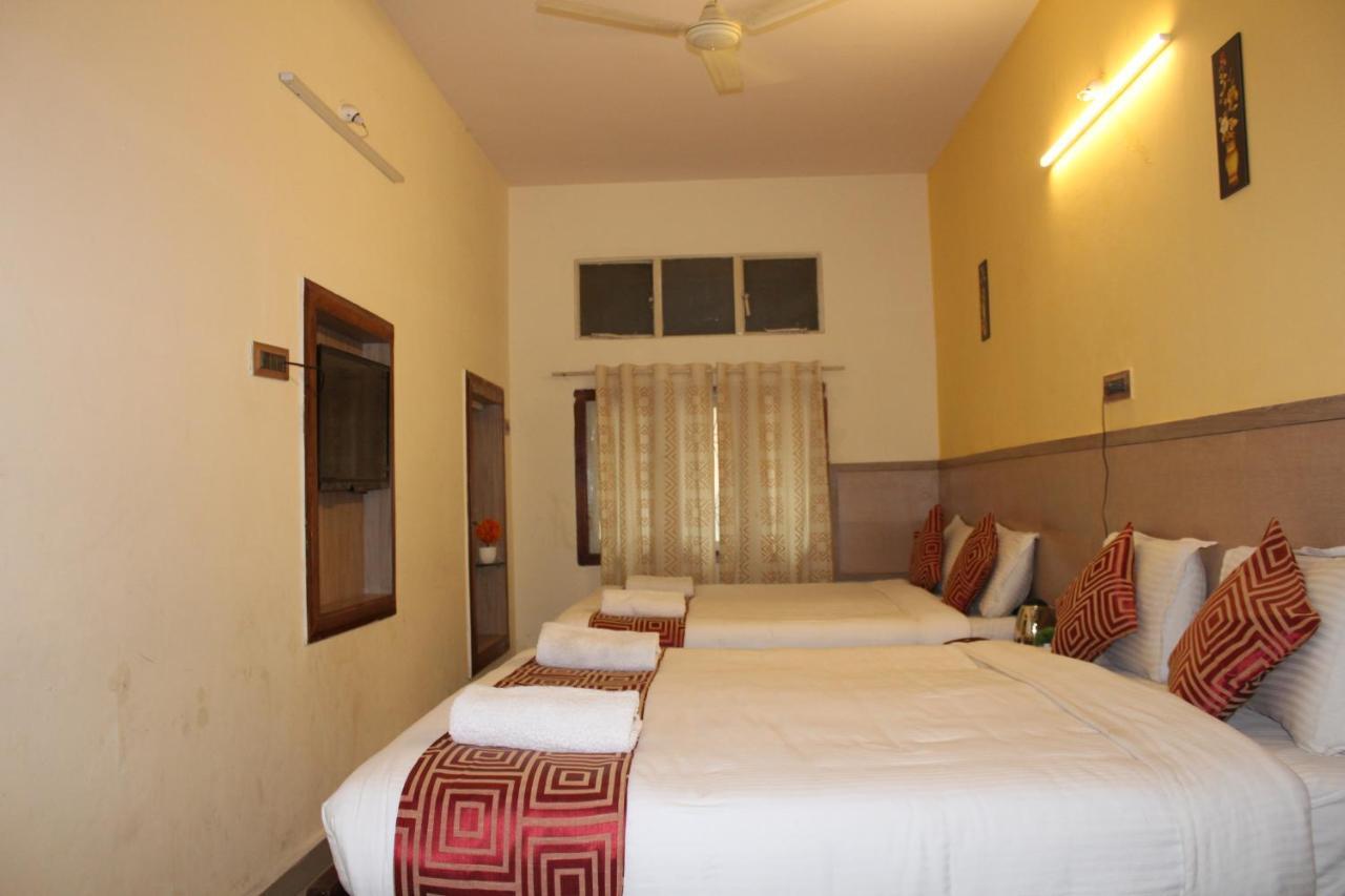 Kaveri Hotel Bed & Breakfast マイソール エクステリア 写真