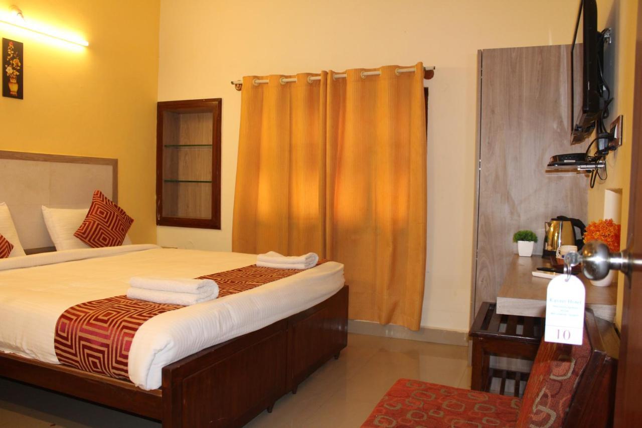 Kaveri Hotel Bed & Breakfast マイソール エクステリア 写真