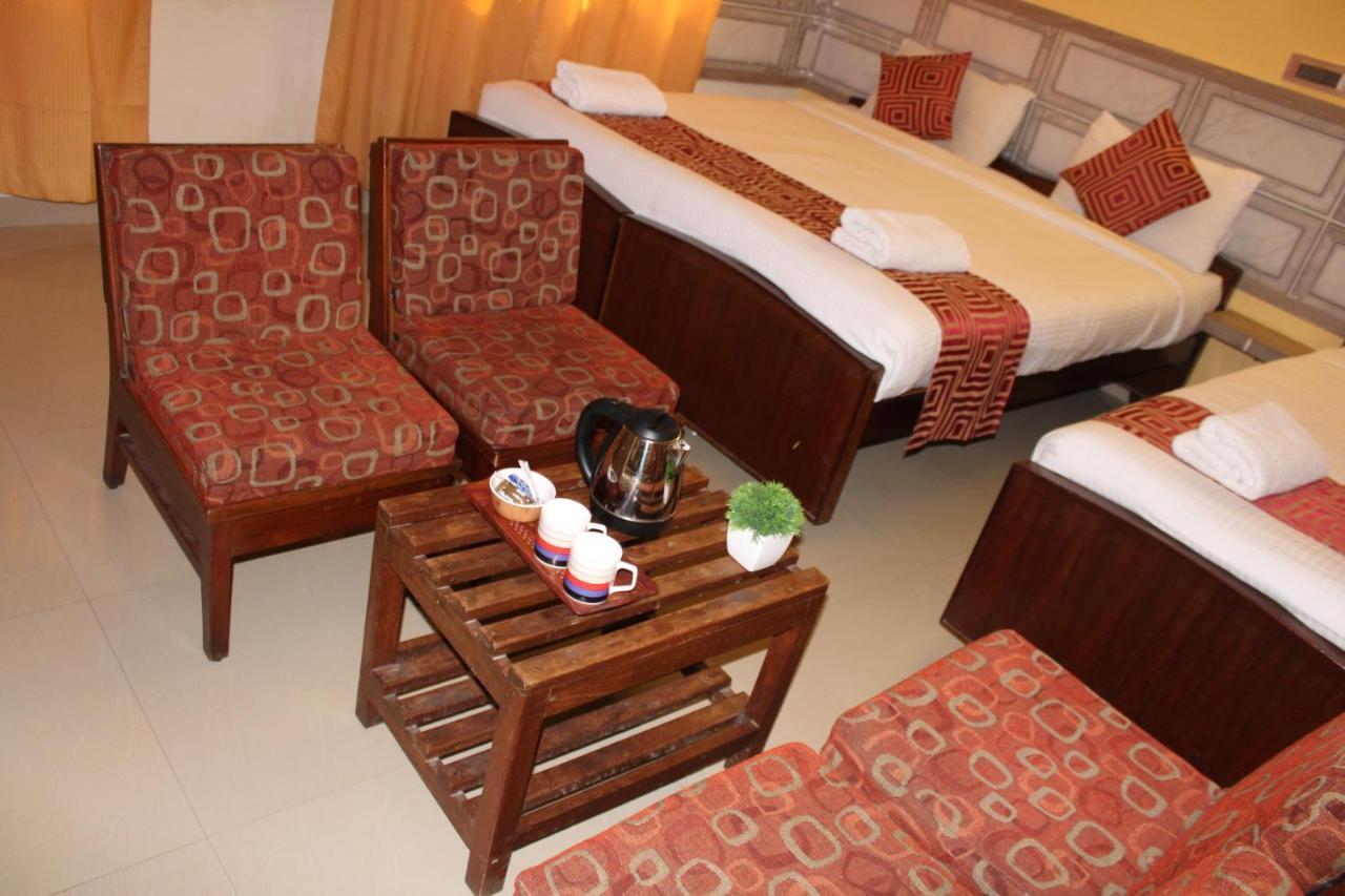 Kaveri Hotel Bed & Breakfast マイソール エクステリア 写真